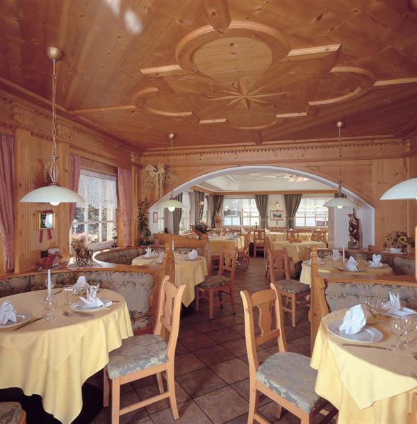 Hotel Garni Soreie ปอซซาดิฟัซซา ภายนอก รูปภาพ