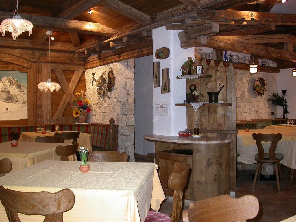 Hotel Garni Soreie ปอซซาดิฟัซซา ภายนอก รูปภาพ